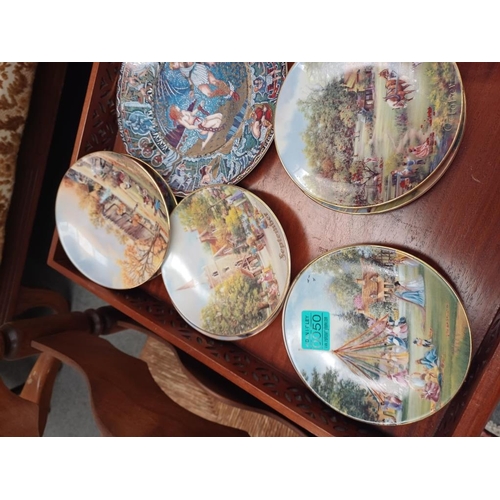 50 - Mixed lot of 12 Collector's Plates