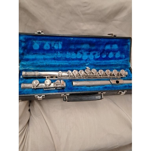 646 - Melody Maker Cased Flute