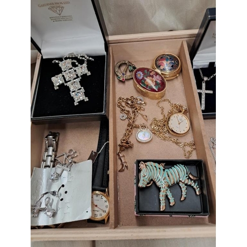 664 - Mixed lot of Jewellery