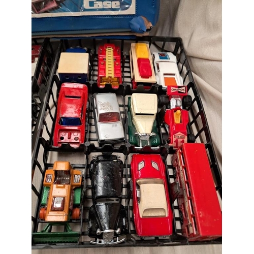 672 - Matchbox Carry Case with 24 Model  Cars