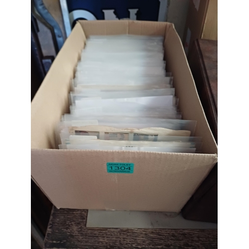 1304 - Good Box of Vinyl Singles - good condition