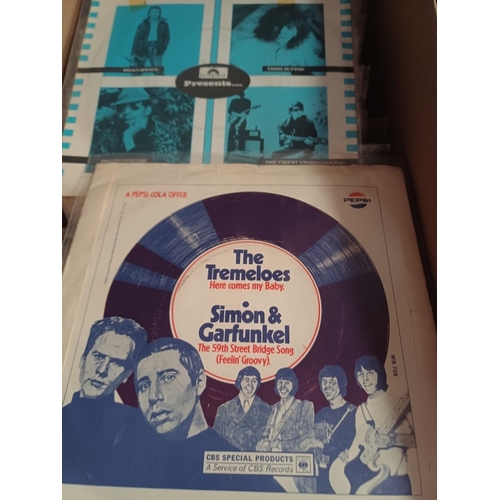 1304 - Good Box of Vinyl Singles - good condition