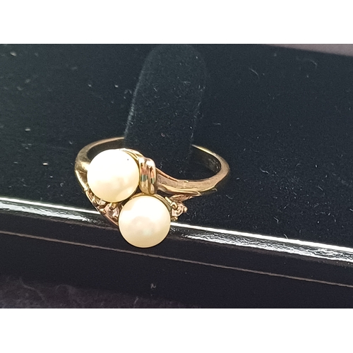 300 - Gold Pearl & Diamond Ring (Size M)