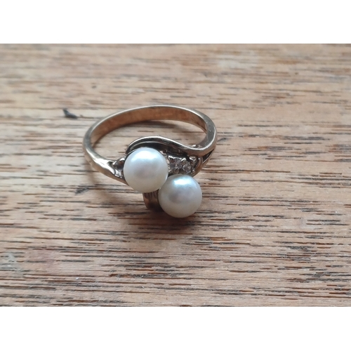 300 - Gold Pearl & Diamond Ring (Size M)