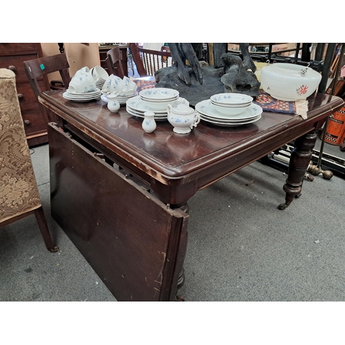 321 - Edwardian Mahogany Dining Table with 1 Leaf (no winding handle)