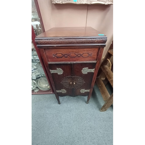 364 - Edwardian Oak Cased Gramaphone