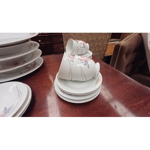 553 - Anatole Japanese Porcelain Dinner Service (46 Pieces)