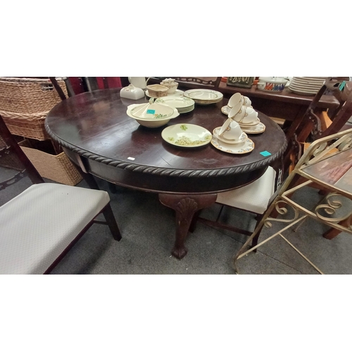 575 - Vintage Mahogany Dining Table in Chippendale Style