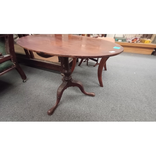 592 - 19th Century Oval Mahogany Occasional Table