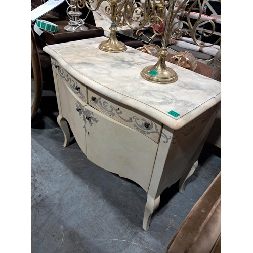 203 - George III Cellarette Lift Up Top, 4 Faux Drawers on castors (86cm H x 68cm W x 52cm D)