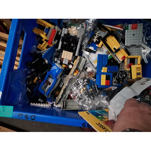 422 - Good Box of Lego Pieces