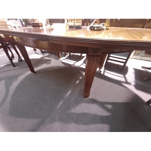 324 - Edwardian Oval End Mahogany Dining Table with Centre Leaf (seats 8)