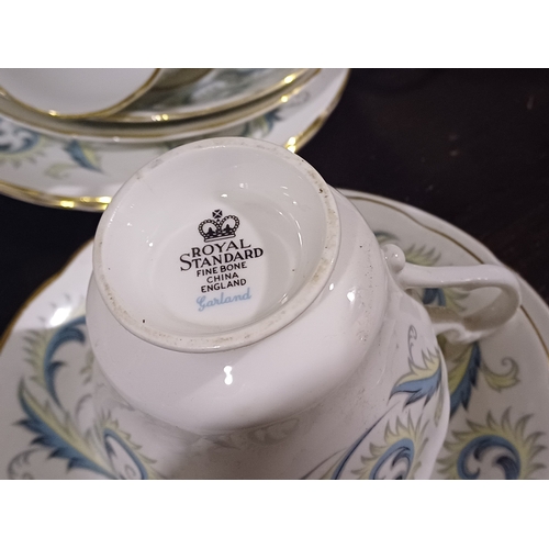 391 - Royal Standard 40 Piece Fine Bone China Tea Set