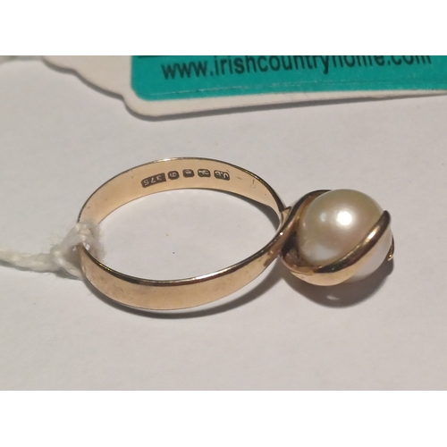 368 - 9 Carat Gold with Pearl Ring - Size L