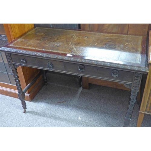 37 - 19TH CENTURY OAK WRITING TABLE WITH LEATHER INSET TOP, 2 DRAWERS AND BARLEY TWIST SUPPORTS 112 CM LO... 