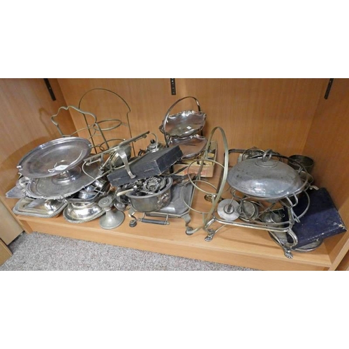 142 - LARGE SELECTION OF SILVER PLATED WARE INCLUDING ENTREE DISHES, SILVER PLATED SALVER, SILVER PLATED C... 