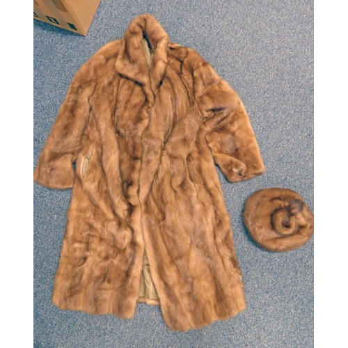 1528 - MINK FUR COAT & MINK HAT