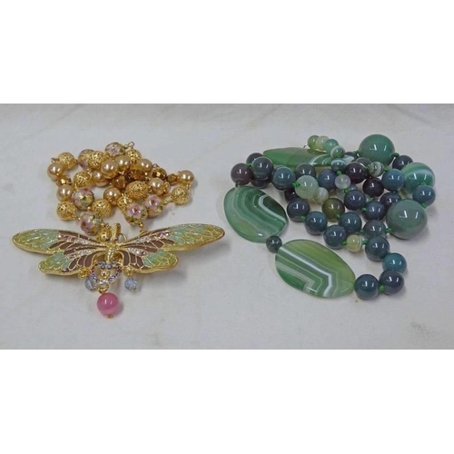 16 - GREEN AGATE BEAD NECKLACE & CHINESE ENAMELLED BUTTERFLY NECKLACE PENDANT WITH ENAMEL BEADS.