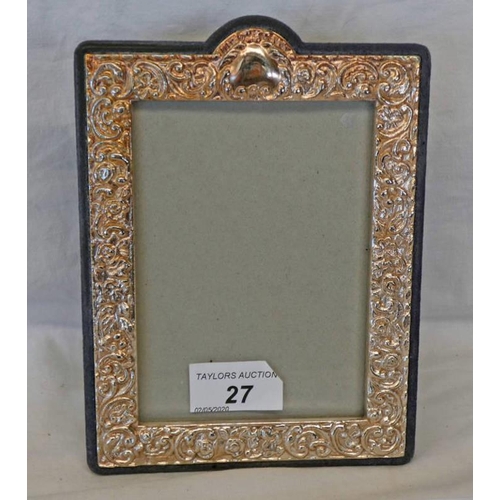 27 - DECORATIVE FRAME WITH EMBOSSED DECORATION, INSIDE SIZE 13 X 9 CM