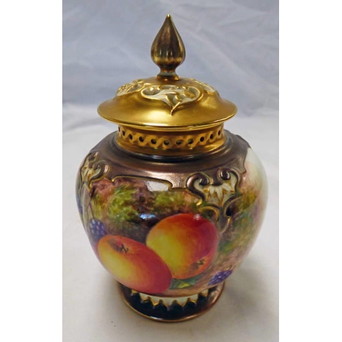 3256 - ROYAL WORCESTER LIDDED POT POURRI JAR PAINTED WITH FRUIT, SIGNED 'FREEMAN' - 14CM TALL