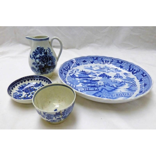 3325 - EARLY 19TH CENTURY SPARROWBEAK BLUE & WHITE JUG, CAUGHLEY WARE BLUE & WHITE TEABOWL, BLUE & WHITE PO... 