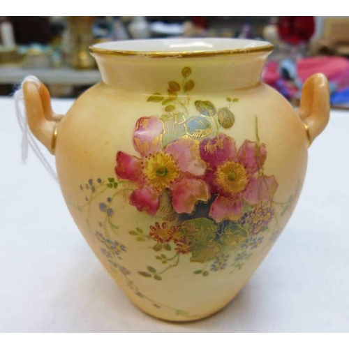 3387 - ROYAL WORCESTER BLUSH IVORY CAULDRON VASE WITH 2 HANDLES WITH FLORAL DECORATION  8CM TALL