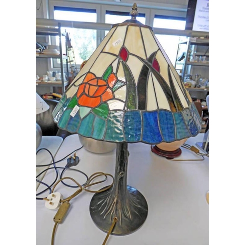 3409 - LIBERTY STYLE TABLE LAMP WITH LEAD LINED LAMP SHADE, 57CM HIGH