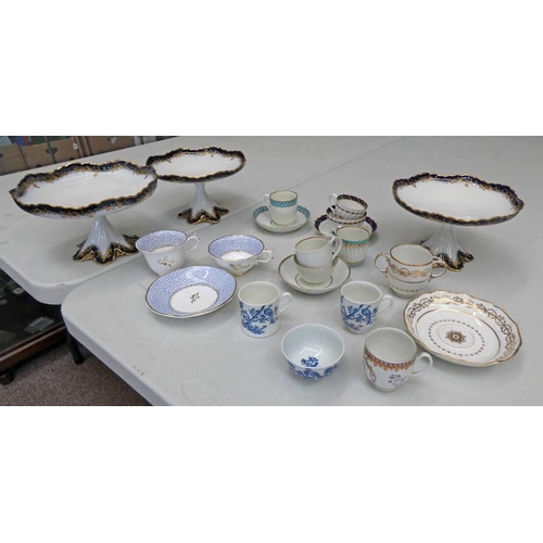 3423 - SELECTION OF VARIOUS LATE 18TH/EARLY 19TH CENTURY ENGLISH TEAWARE TO INCLUDE DERBY TWIN HANDLED TEAC... 