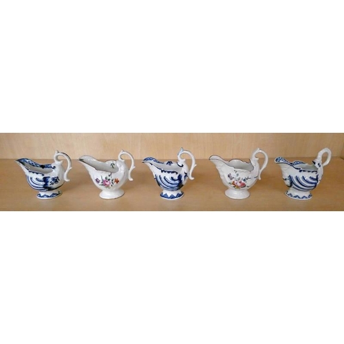 3439 - 5 LATE 18TH CENTURY CREAM BOATS TO INCLUDE TWO DERBY EXAMPLES WITH FLORAL DECORATION, TWO BLUE & WHI... 