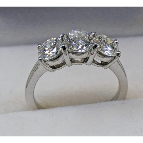 394 - DIAMOND 3-STONE RING SET IN PLATINUM, THE 3 BRILLIANT-CUT DIAMONDS OF APPROX. 1.74 CARATS IN TOTAL