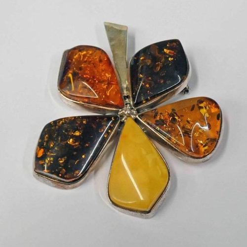 464 - AMBER CLOVER LEAF BROOCH