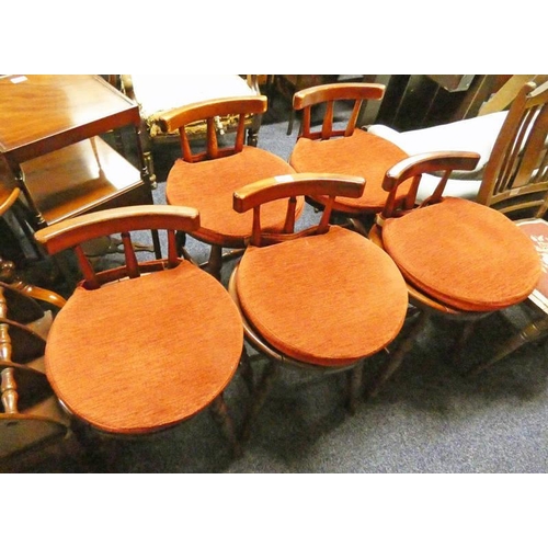 5005 - SET OF 5 HARDWOOD KITCHEN STOOLS ON TURNED SUPPORTS