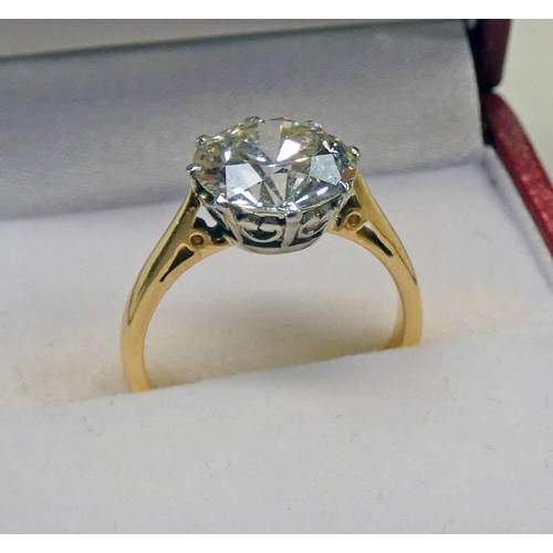 508 - DIAMOND SOLITAIRE RING, THE BRILLIANT CUT DIAMOND OF APPROXIMATELY 3.27 CARATS ESTIMATED TO BE K/L C... 