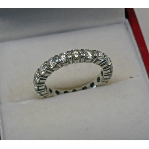 579 - DIAMOND SET ETERNITY RING, THE ROUND BRILLIANT CUT DIAMONDS APPROX 1.9 CARATS IN TOTAL, RING SIZE K