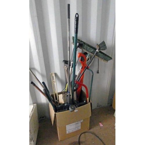 6095 - BOX OF GARDEN TOOLS & STRIMMERS ETC