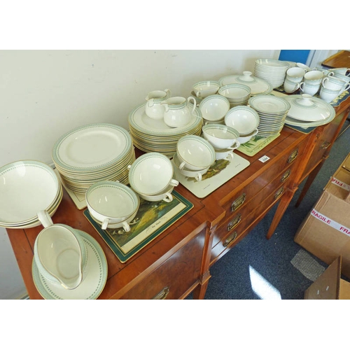 3446 - ROYAL DOULTON BERKSHIRE PATTERN DINNERWARE TO INCLUDE PLATES, CUPS, SAUCERS, JUGS ETC