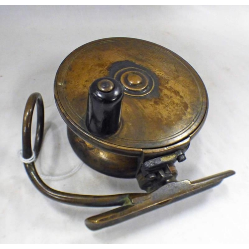 1041 - 3 ¼'' MALLOCH'S PATENT BRASS SIDE-CASTING REEL, RETAILED BY CHARLES FARLOW & CO, LONDON