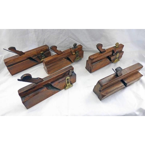 1076 - 5 MOULDING PLANES WITH BRASS SCREWS AND MOUNTS IN ONE BOX  -5-