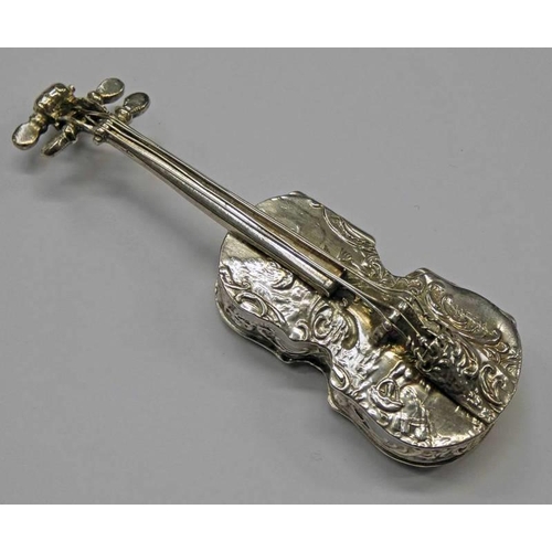 109 - EMBOSSED SILVER CELLO SNUFF BOX WITH LIFT UP LID, IMPORT MARKS FOR CHESTER 1903 - 805 CM LONG,  35G