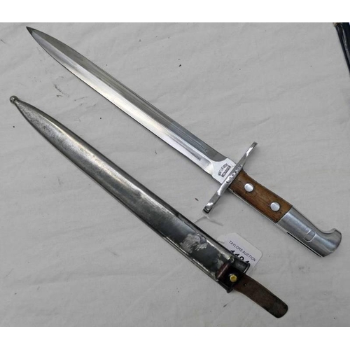 1194 - SWISS WAFFENFABRIK NEUHAUSEN SERVICE BAYONET WITH 29.9CM LONG DOUBLE EDGED BLADE, 182669 TO CROSSGUA... 