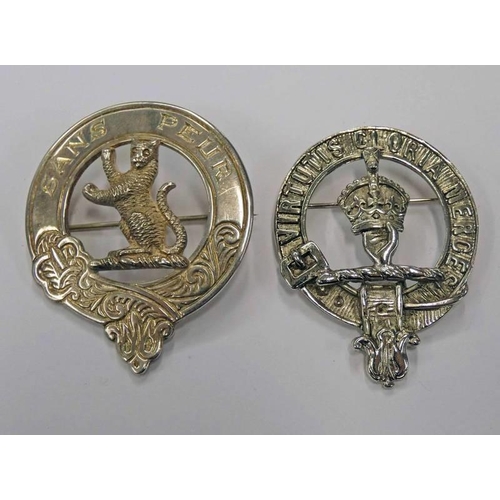 122 - 2 SCOTTISH CLAN BADGES: SUTHERLAND BADGE BY JOHN FRASER, EDINBURGH 1960 AND ROBERTSON BADGE