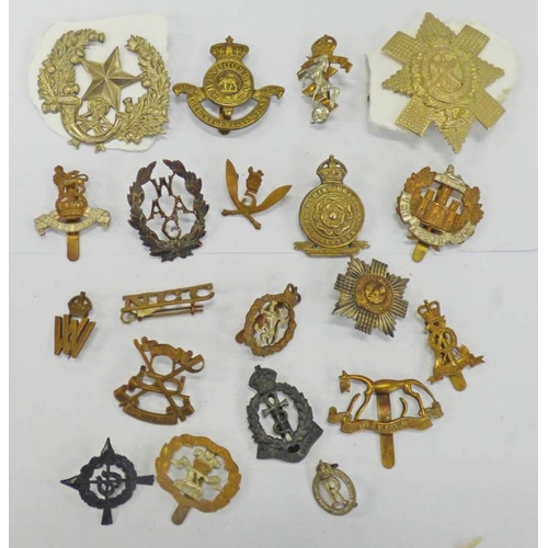 1304 - 20 CAP BADGES TO INCLUDE QUEENS OWN YORKSHIRE DRAGOON, HIGHLAND LIGHT INFANTRY, 2ND BATTALION THE DU... 