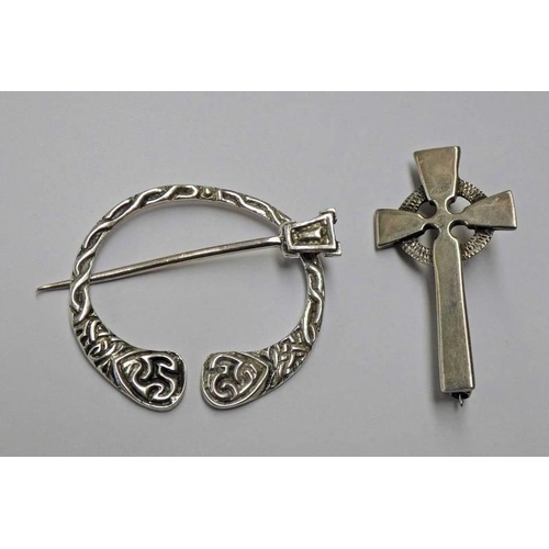 133 - SCOTTISH SILVER CELTIC CROSS BROOCH BY OLA GORIE, EDINBURGH 1965 & SCOTTISH SILVER CELTIC DECORATED ... 