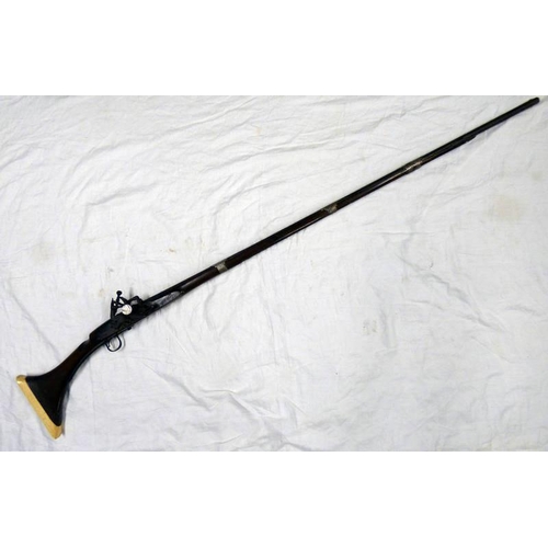 1347 - 19TH CENTURY NORTH AFRICAN/MOROCCAN 20 BORE SNAPHAUNCE GUN WITH 140.7 CM LONG TWO STORAGE SIGHTED BA... 