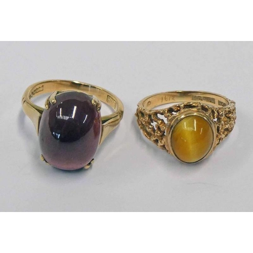 138 - 9CT GOLD TIGERS EYE RING WITH PIERCED WORK MOUNT & 9CT GOLD CABOCHON GEM SET RING