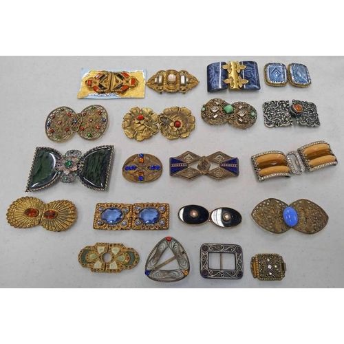 152 - SELECTION OF VARIOUS 20TH CENTURY ART DECO & OTHER BUCKLES