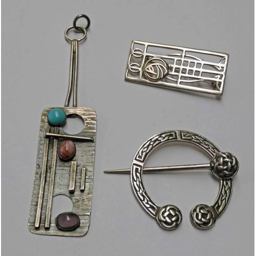 155 - SCOTTISH SILVER RENNIE MACKINTOSH STYLE BROOCH, SILVER CELTIC KNOT DECORATED BROOCH & PENDANT WITH C... 