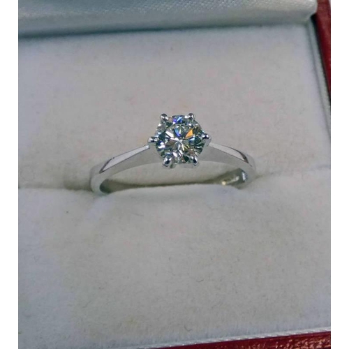 166 - 18CT WHITE GOLD DIAMOND SINGLE STONE RING, THE BRILLIANT CUT DIAMOND APPROX. 0.55 CARATS