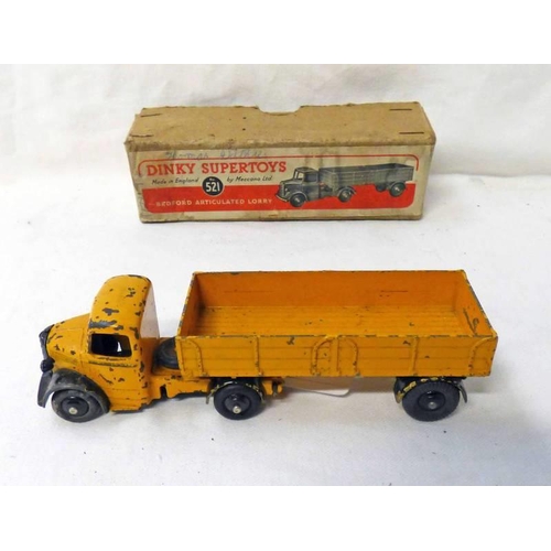 2046 - DINKY TOYS 521 - BEDFORD ARTICULATED LORRY. BOXED