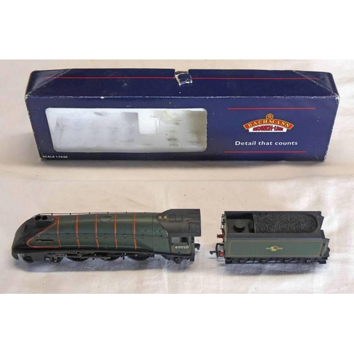 2107 - BACHMANN 31-958 00 GAUGE A4 60020 GUILLEMOT BR GREEN LATE CREST. BOXED